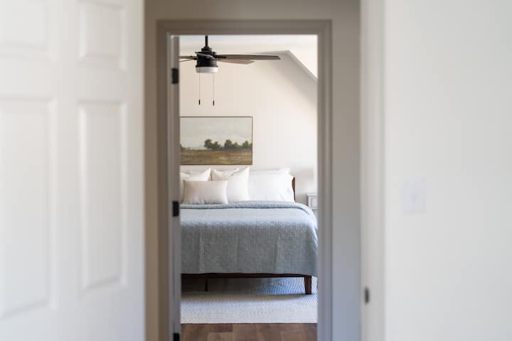 Bedroom 1 - king bed with private full bath