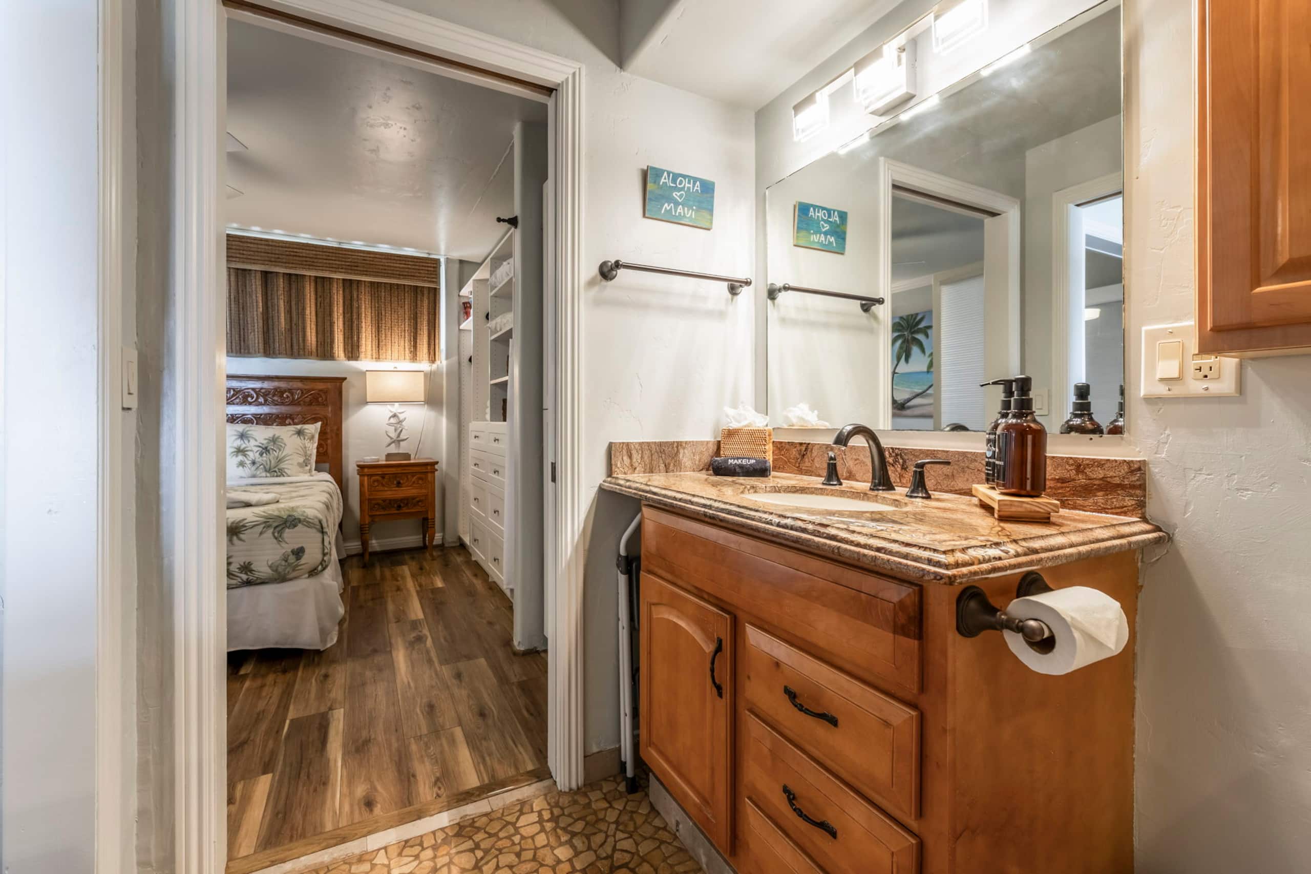 Condo in Lahaina · ★4.88 · 1 bedroom · 2 beds · 1 bath - Image 35