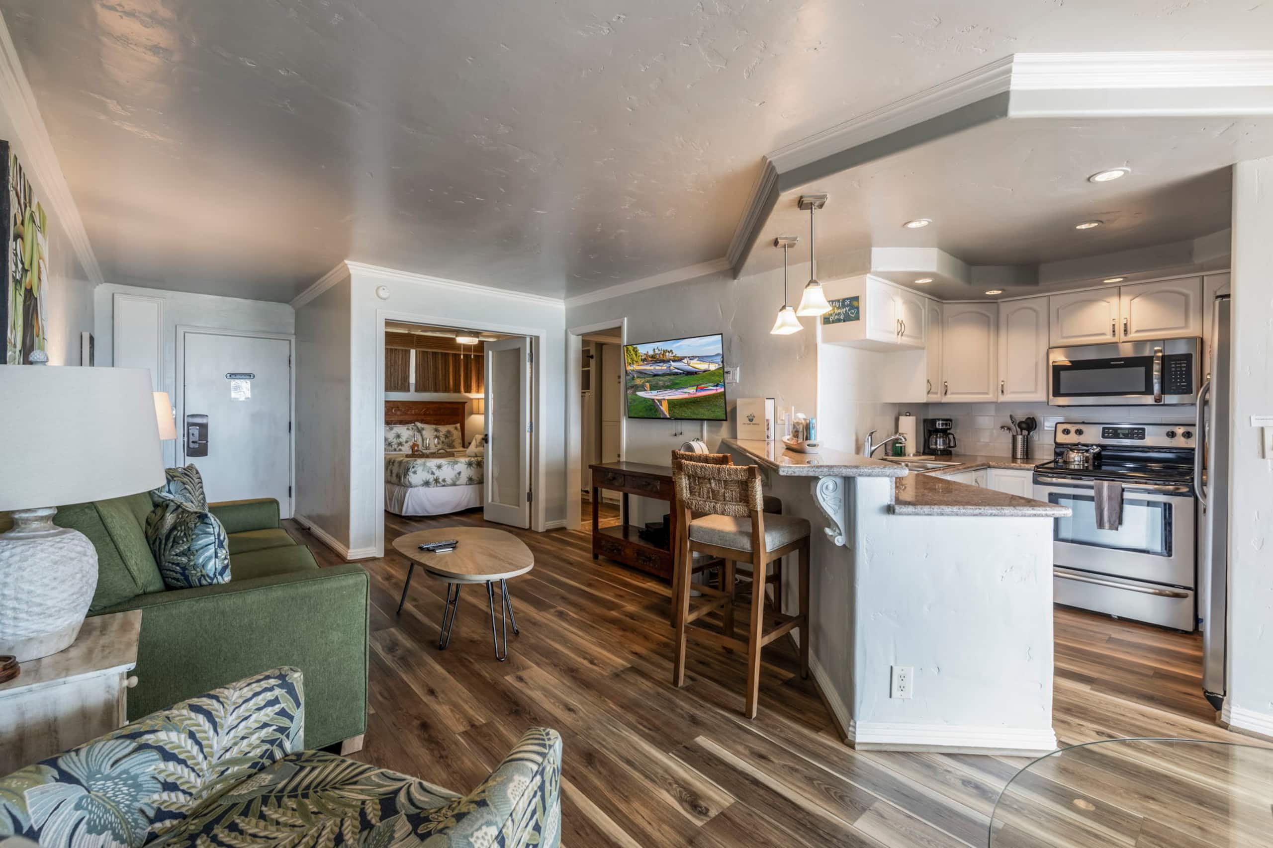 Condo in Lahaina · ★4.88 · 1 bedroom · 2 beds · 1 bath - Image 6