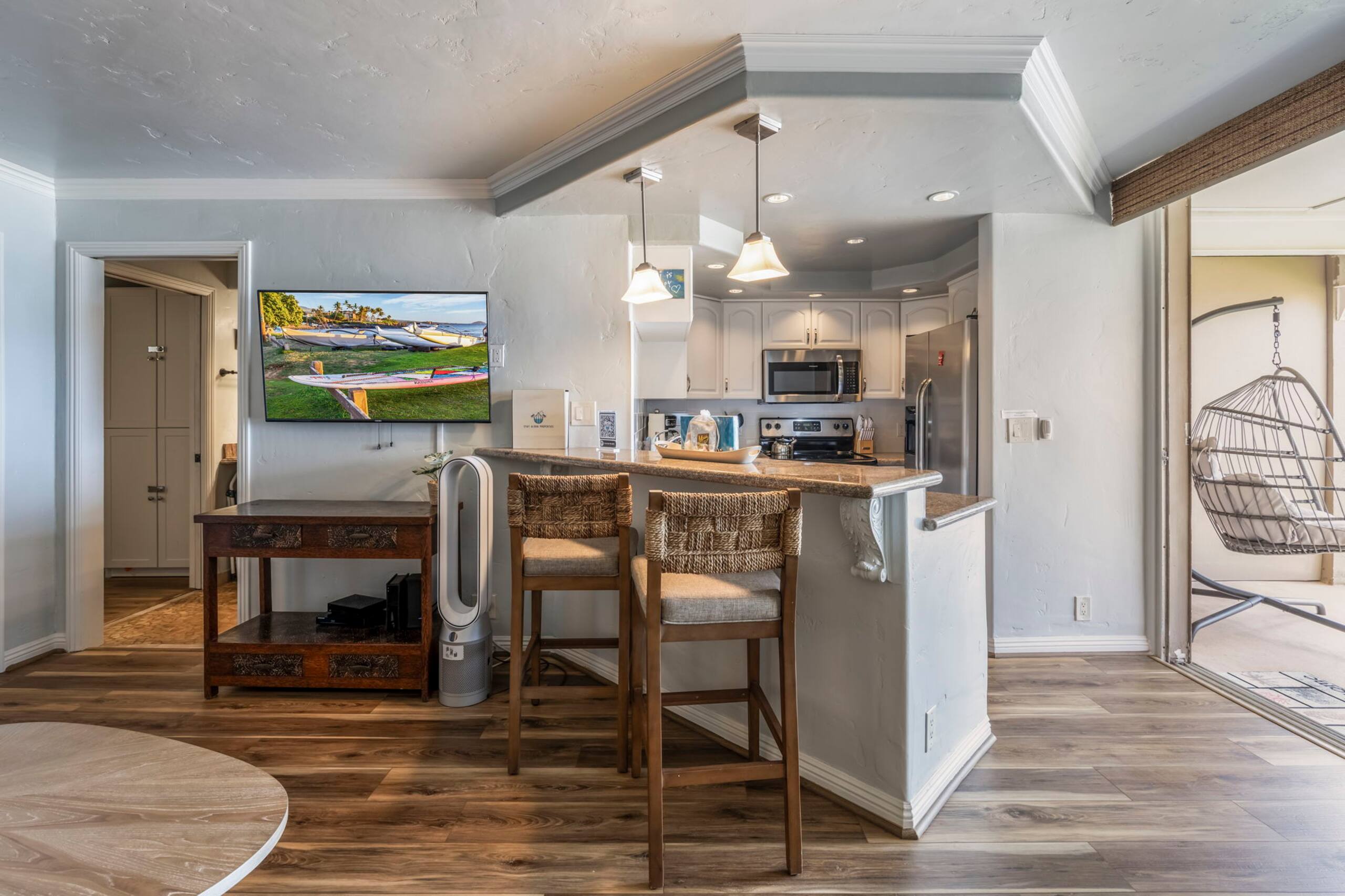 Condo in Lahaina · ★4.88 · 1 bedroom · 2 beds · 1 bath - Image 9