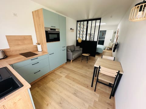 Air-conditioned studio 10 minutes from La Rochelle