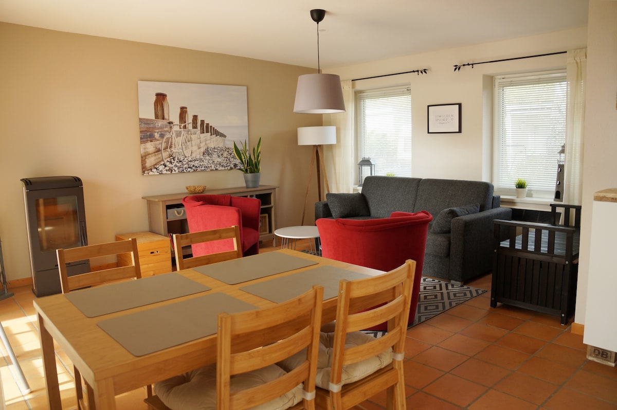 Top Airbnb: Vacation home No. 4 directly on the lake in Klocksdorf in Nordwestmecklenburg