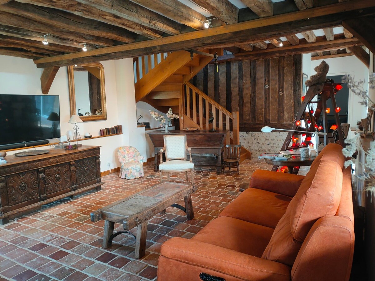 Propiedad de Airbnb exitosa: House 300㎡ with heated pool and garden en Diocèse De Bayeux Lisieux