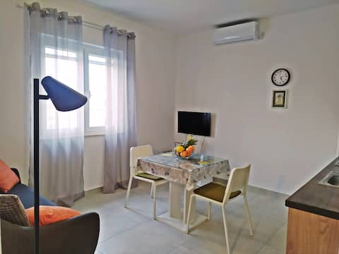Top performing Airbnb: Top location! Lovely apartment Linda in Supetar