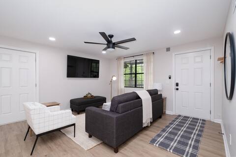Top performing Airbnb: Cozy home walking distance to Downtown Woodstock in Woodstock