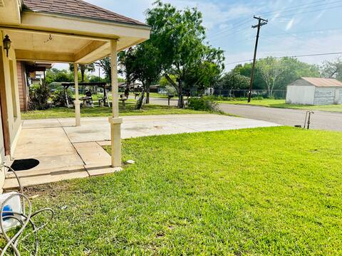 Quiet Clean walk2 UTRGV,dining,shopping Edinburg