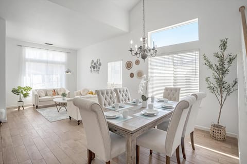 Peaceful Lux Retreat in ElkGrove