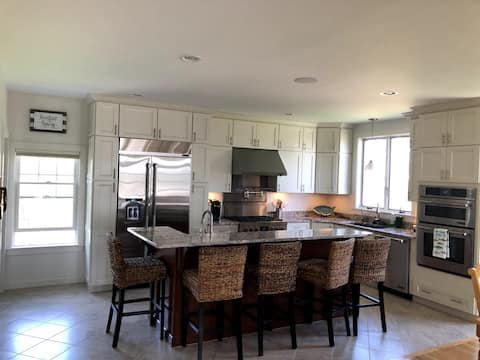 Luxury Beach House Plum Island!