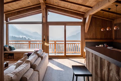 Top performing Airbnb: Ski Golf & Tennis panoramic view 300m from Gondola in Megève