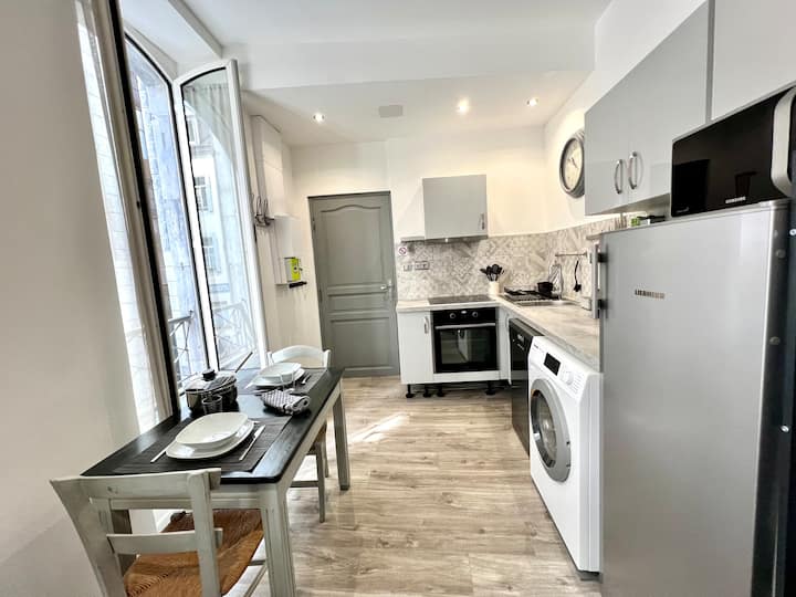 Apartment T2 Achille 1st floor Apartments for Rent in Bagnèresde