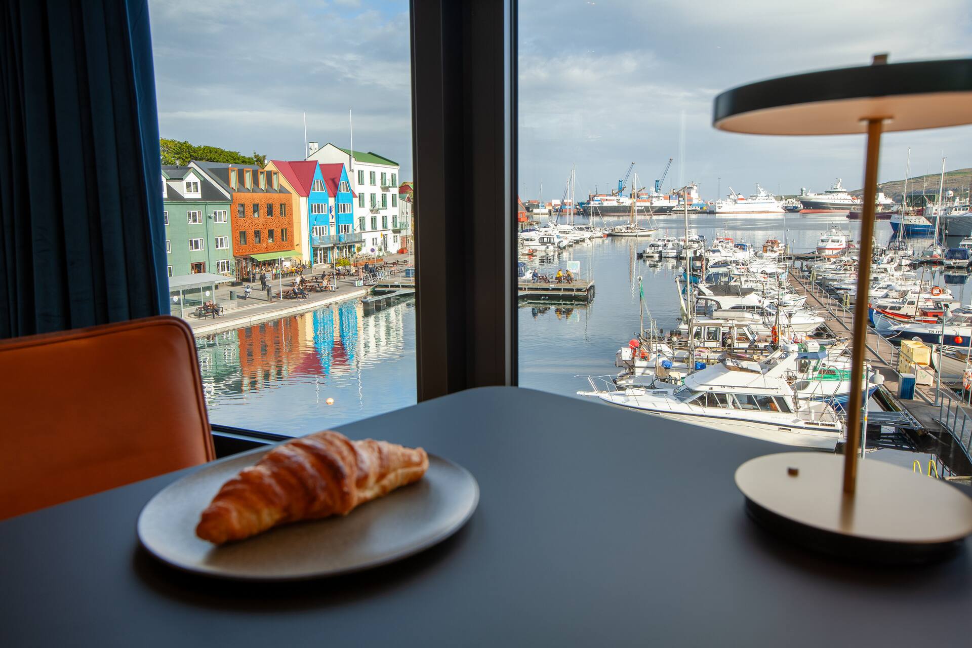 Stunning Marina View - Brand New - City Center — photo 3