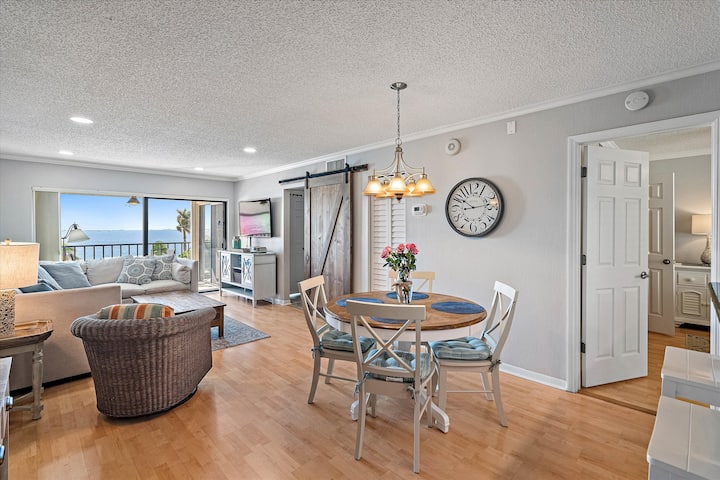 Waterfront 2br 2ba Condo 30 Day Min. - St. Petersburg, FL