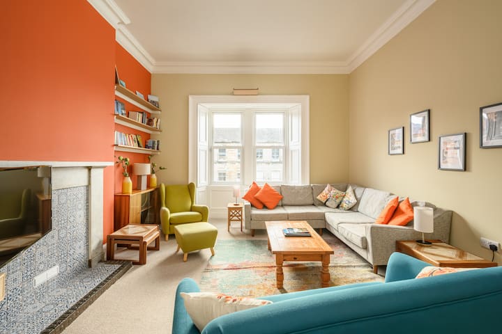 5-BR 3-BTH Newington Apartment – Modern & Spacious