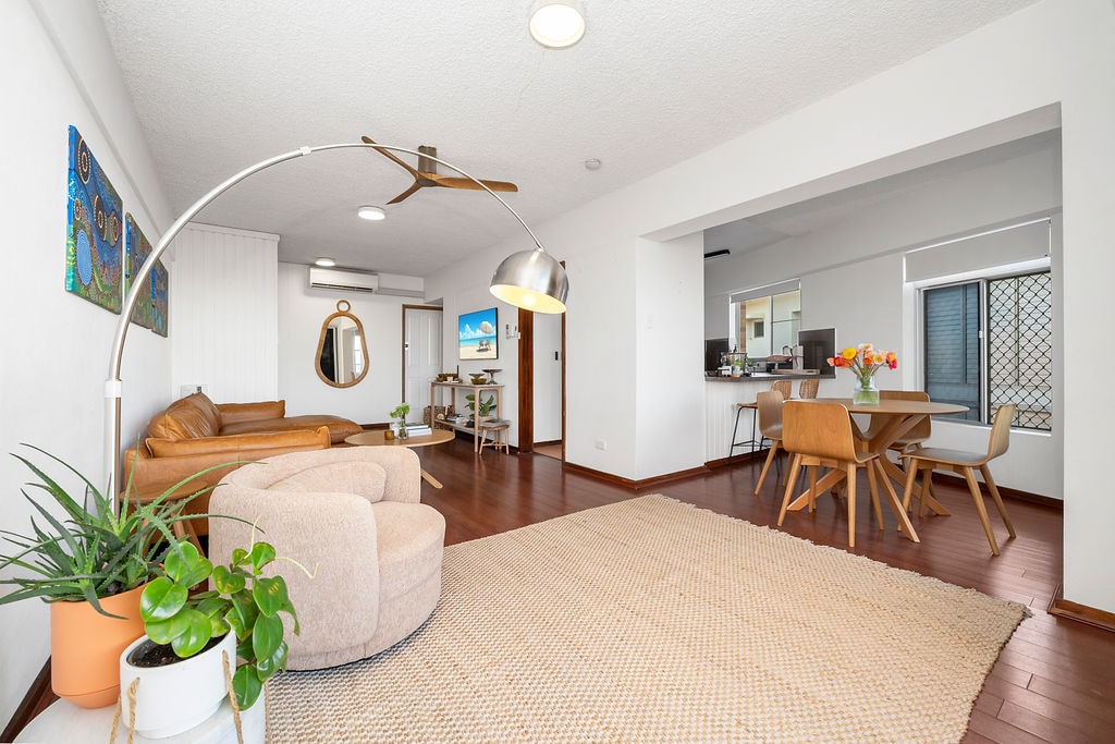 Popular Airbnb listing: Edgecliff - apartment by the sea in North Ward