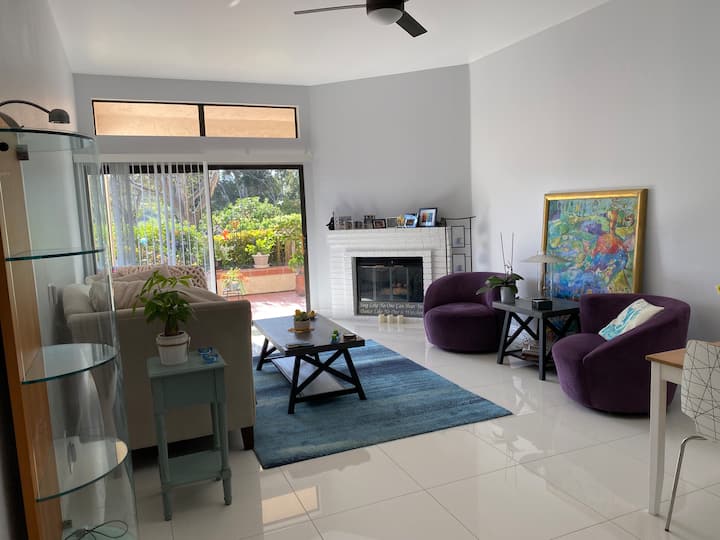 Cozy Carlsbad Condo - Carlsbad, CA