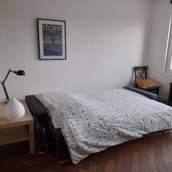 Rozkladacia pohovka v obývačke