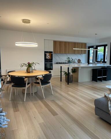 Summer Fun by the Beach for Family &Pets-Sea Views gallery image 4