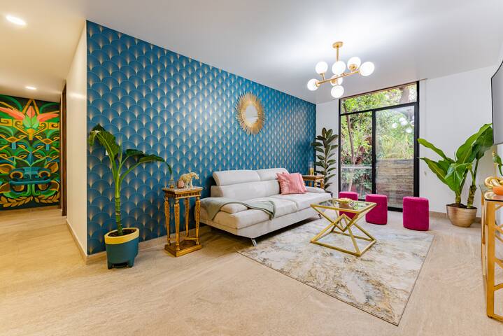 Two Combined Units: PH & Apartment w/Rooftop & BBQ gallery image 2