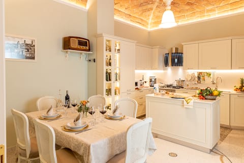 Top performing Airbnb: Luxury Apartment in Italy in Città Della Pieve