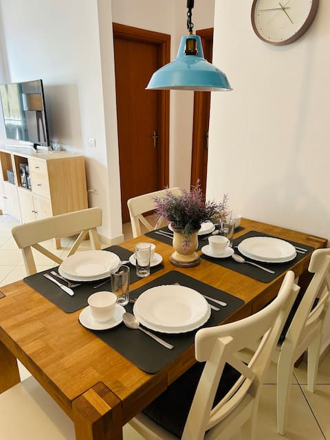 Orange Ap. 2 bed- city centre Sarande !