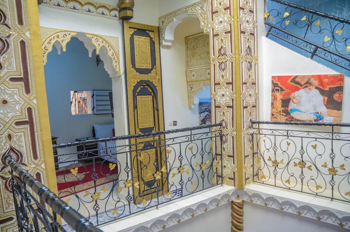 Tweede kamer van buitenaf