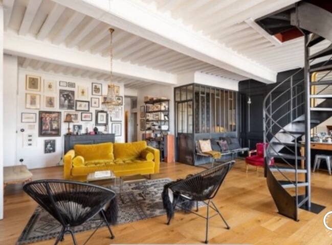Le Prestige Vieux Lyon : Duplex Vue sur la Saône gallery image 3