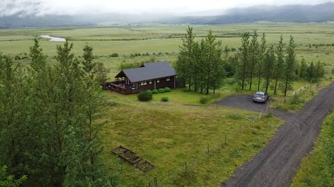 Stunning lakeside cottage on the Golden Circle