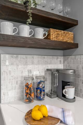 New 3 bedroom, 2 bath unit, meadow view! gallery image 5