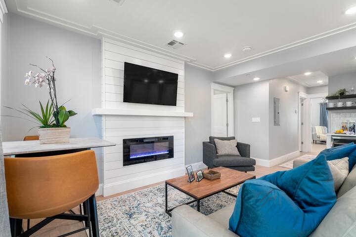 New 3 bedroom, 2 bath unit, meadow view! gallery image 3