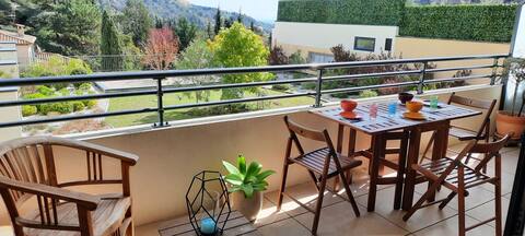 3 rooms crossing the mountain sea, 60 m2, quiet