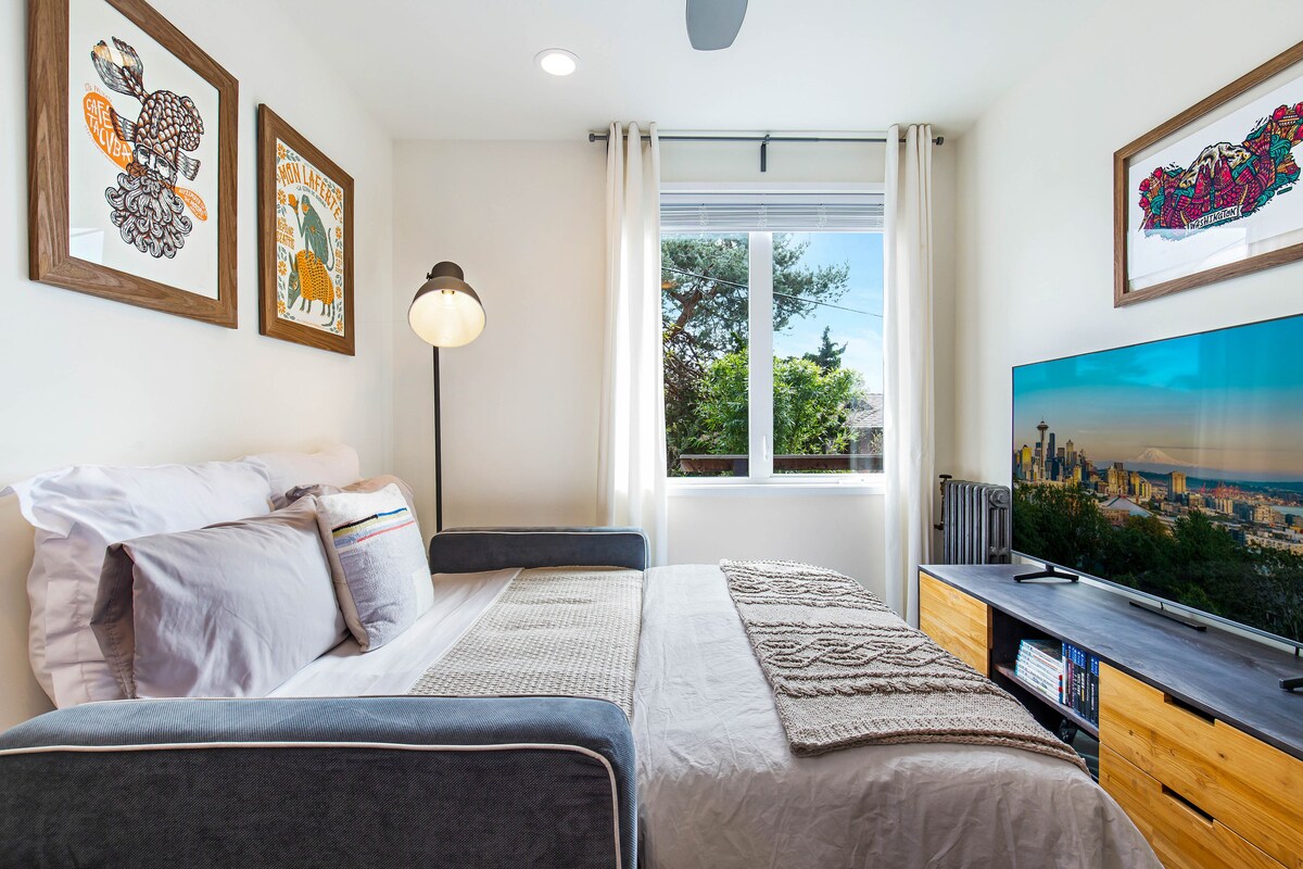 重要提示：我们已将这张沙发升级为标准双人床，配有Saatva Rx豪华床垫。 新图片即将上线。