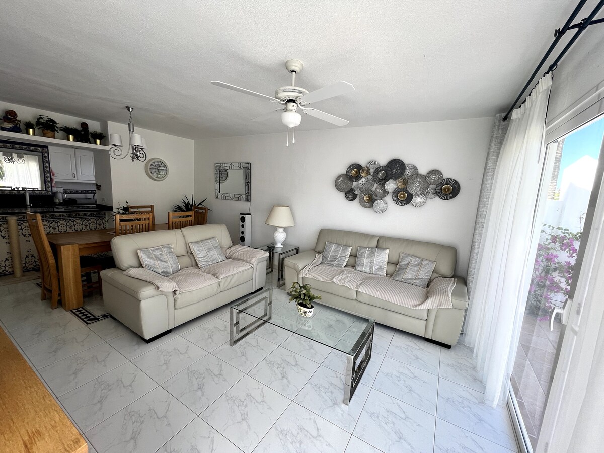 Successful Airbnb property: 3-Bedroom Villa in Golf Del Sur in San Miguel De Abona