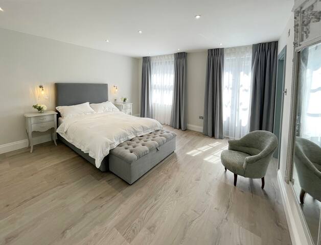 Mews house at Kensington Gardens gallery image 2