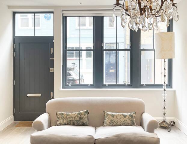 Mews house at Kensington Gardens gallery image 3