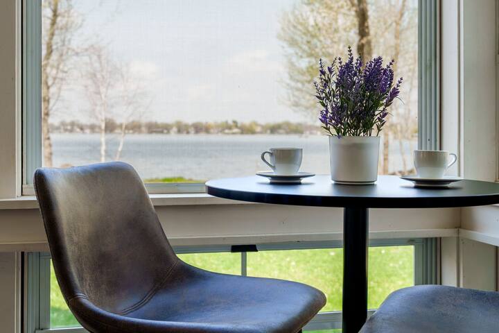 Large Private Lakefront Home *Dogs Ok gallery image 5