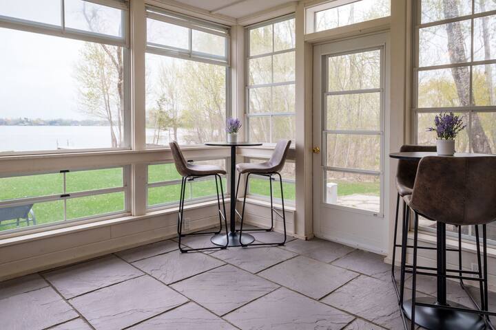 Large Private Lakefront Home *Dogs Ok gallery image 4