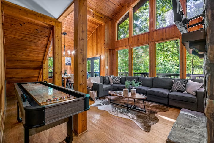 Sauna-hot Tub-shuffleboard-cornhole-arcade Game - Gatlinburg, TN