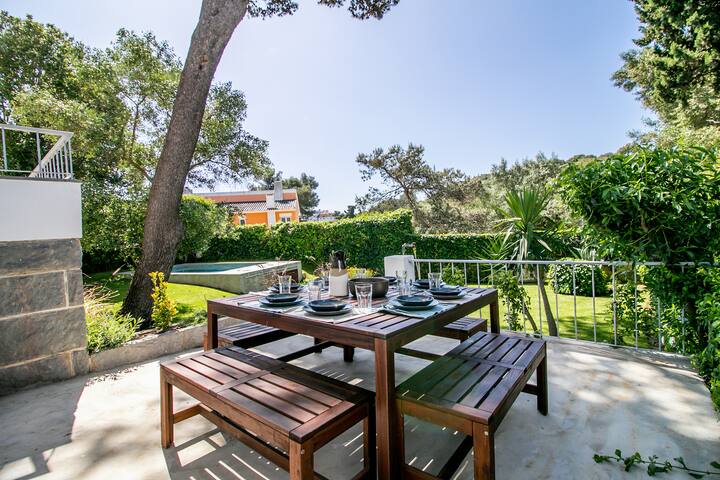 Cascais Villa – private pool gallery image 3