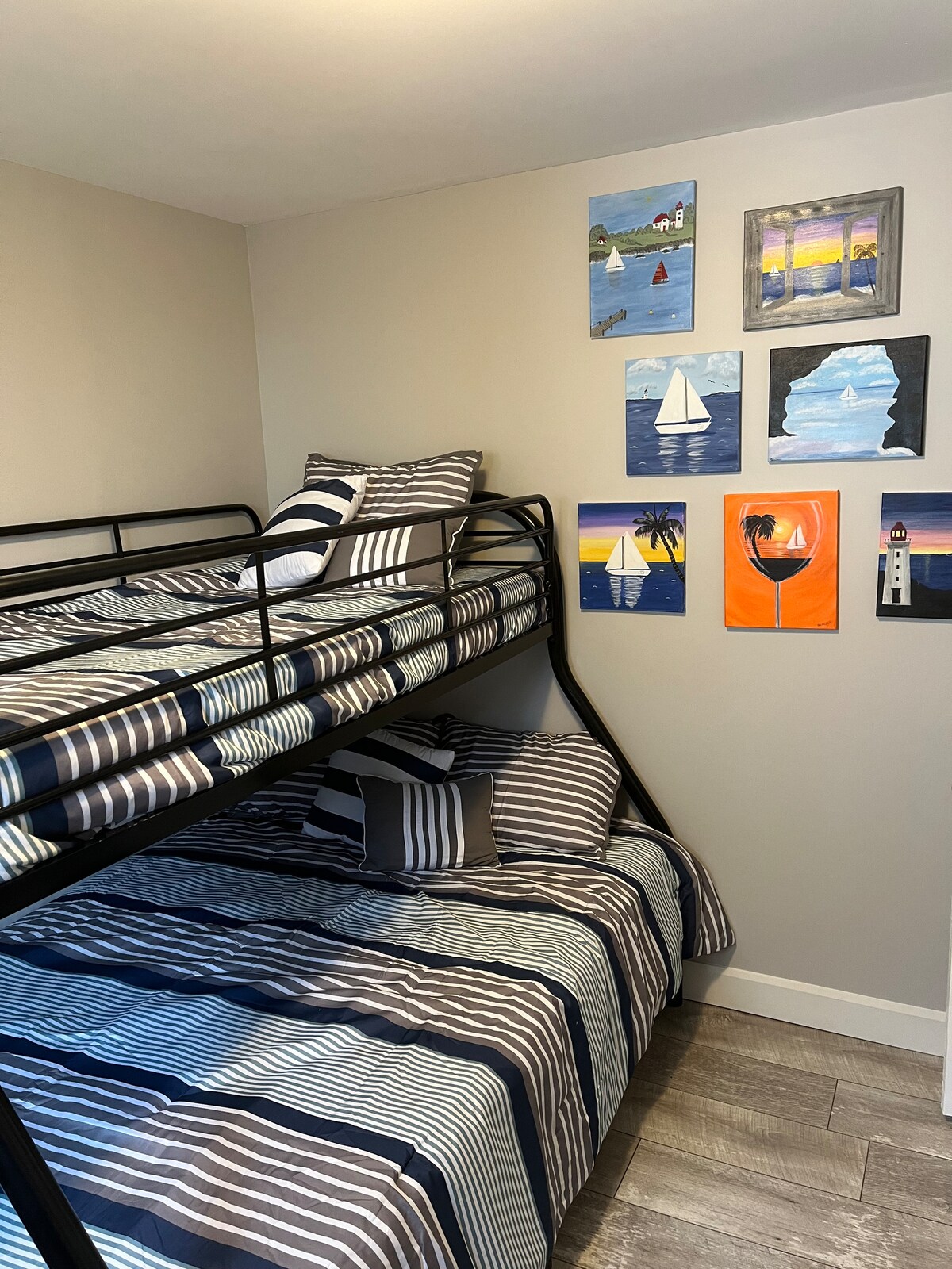 Dormitorio 2 con litera doble e individual