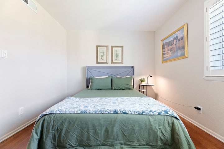 Bedroom 3: Queen bed + comfortable chair to hang out. USB and C charging ports connector to built-in the bed.