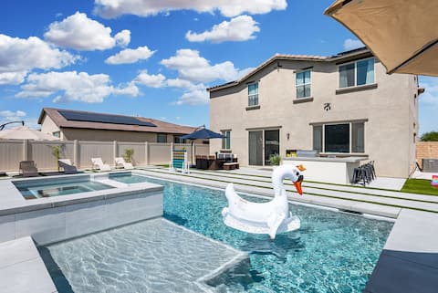 New Luxury Spanish Home with Pool, Spa & Arcade