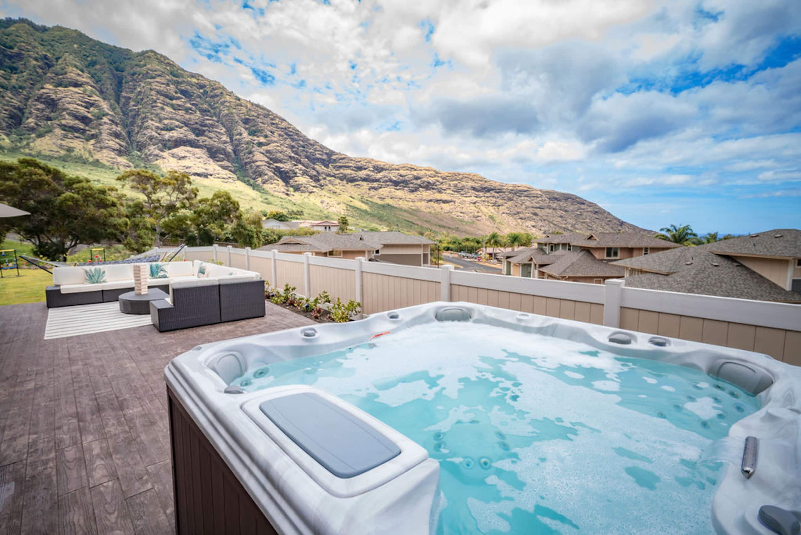 Home in Makaha Valley · ★4.98 · 4 bedrooms · 9 beds · 3.5 shared baths - Image 69