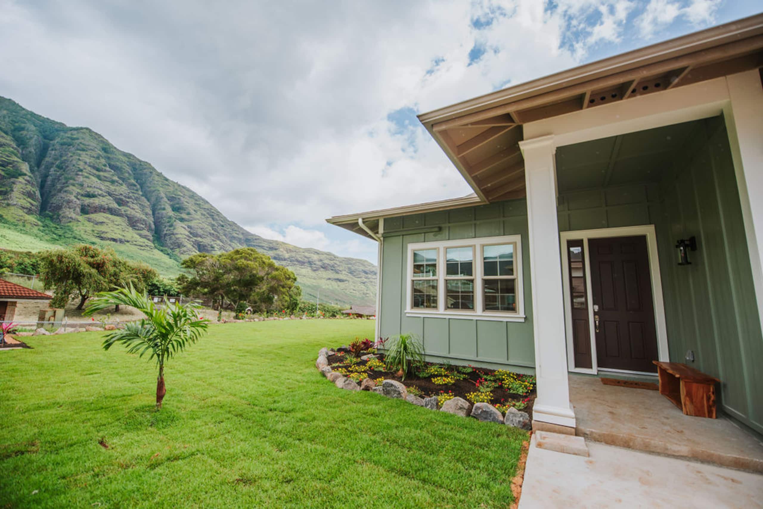 Home in Makaha Valley · ★4.98 · 4 bedrooms · 9 beds · 3.5 shared baths - Image 84