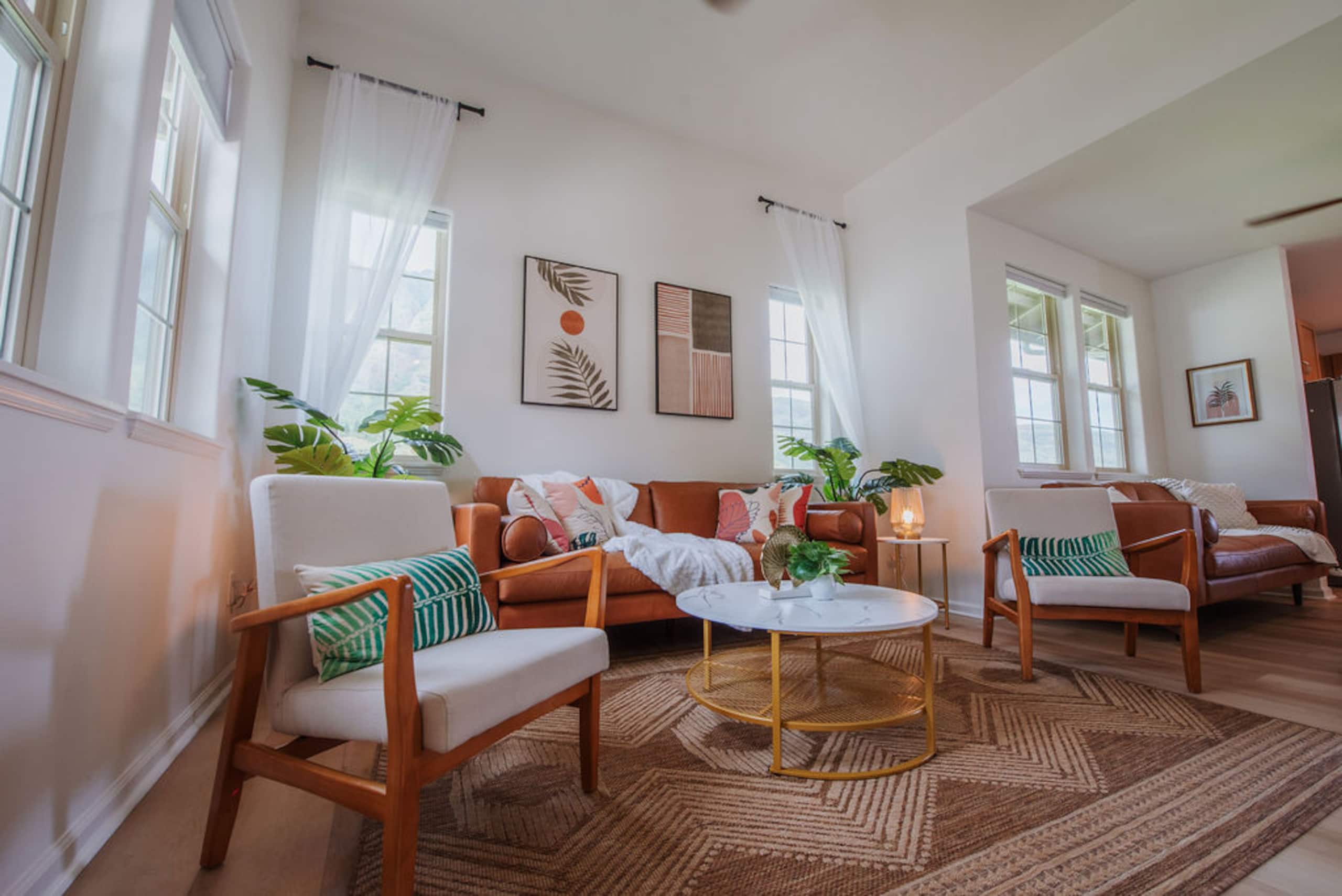 Home in Makaha Valley · ★4.98 · 4 bedrooms · 9 beds · 3.5 shared baths - Image 3