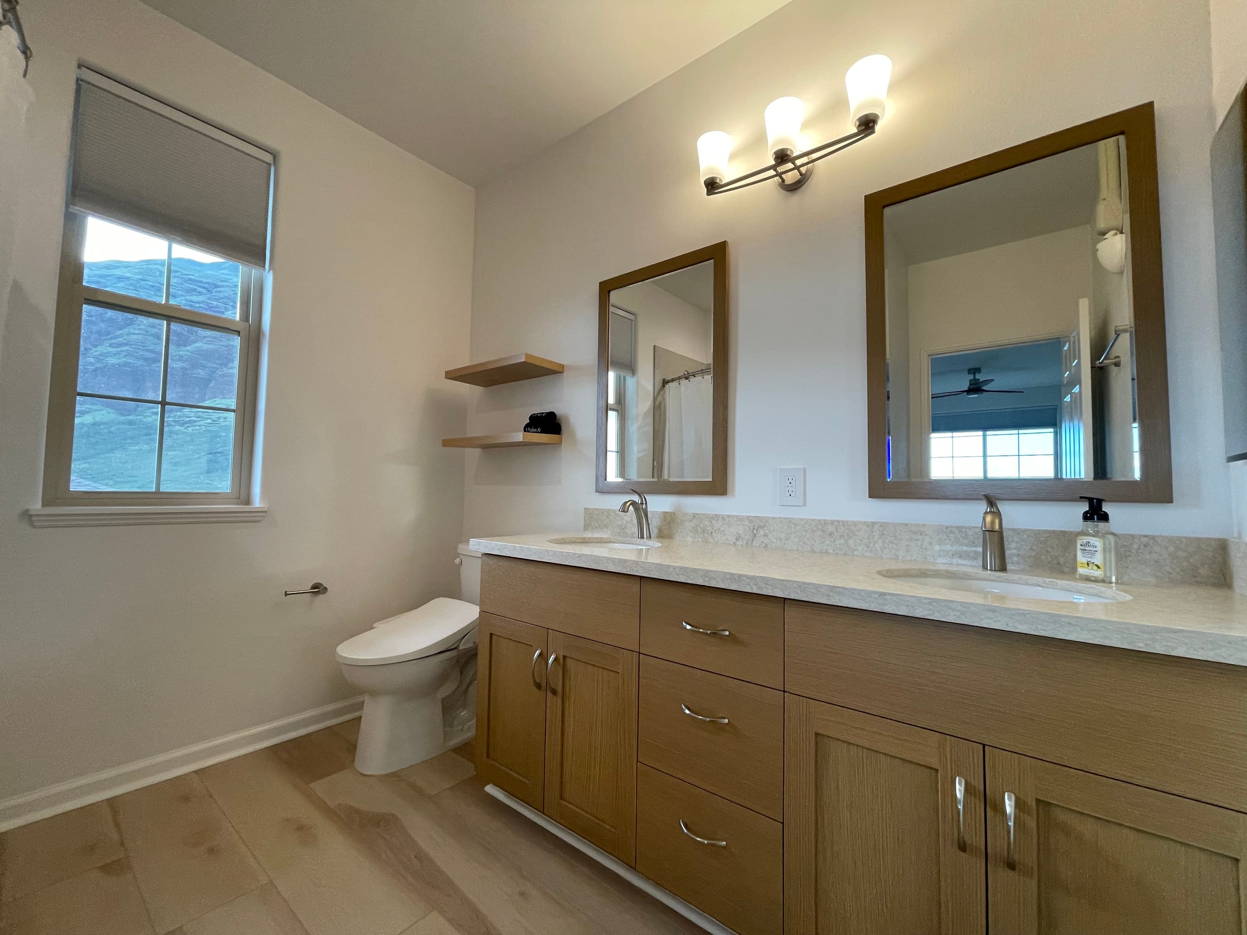Home in Makaha Valley · ★4.98 · 4 bedrooms · 9 beds · 3.5 shared baths - Image 51