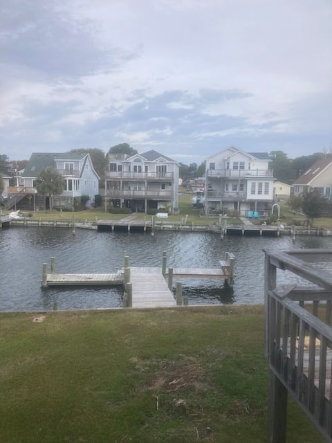 Canal Front Boater's Paradise