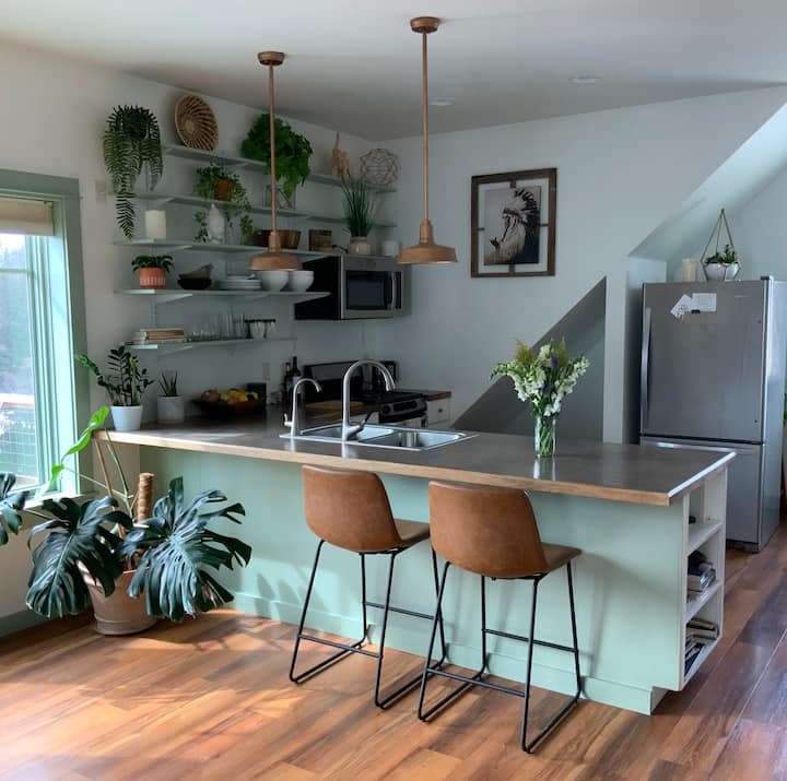 Riverside apartment in Whitefish Vacation homes for Rent in Whitefish