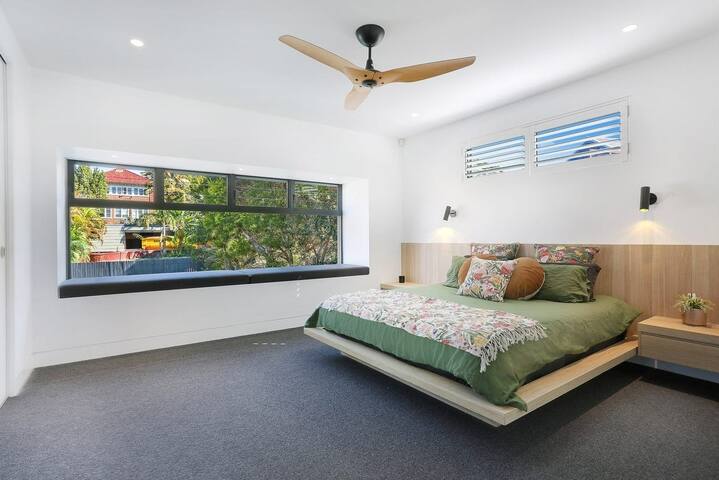 Ultimate Beach House with Resort Style Pool gallery image 2