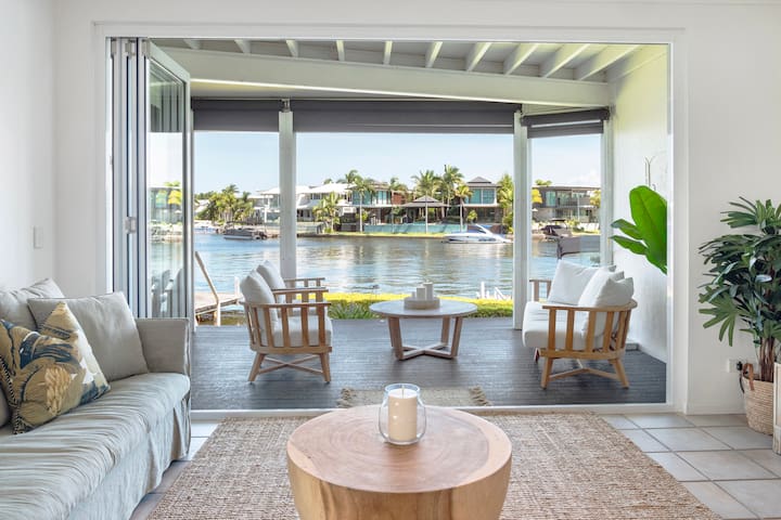 Stunning coastal townhouse with waterfront views