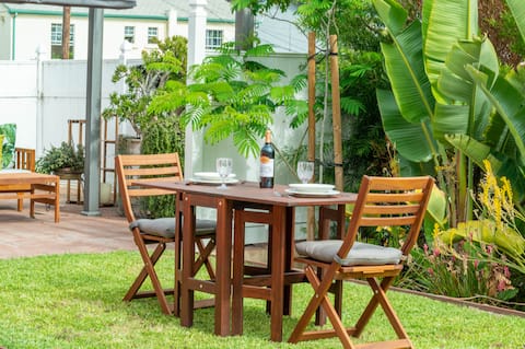 Your own oasis: garden, firepit, near beach